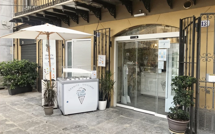 Die Roro Gelateria an der Piazza Marina neben dem Giardino Garibaldi