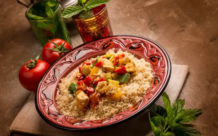 Teller mit Cous Cous di Pesce