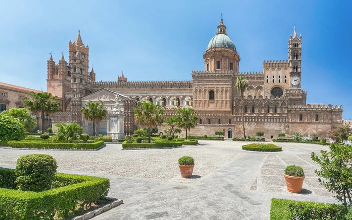 Außenfassade der Kathedrale von Palermo