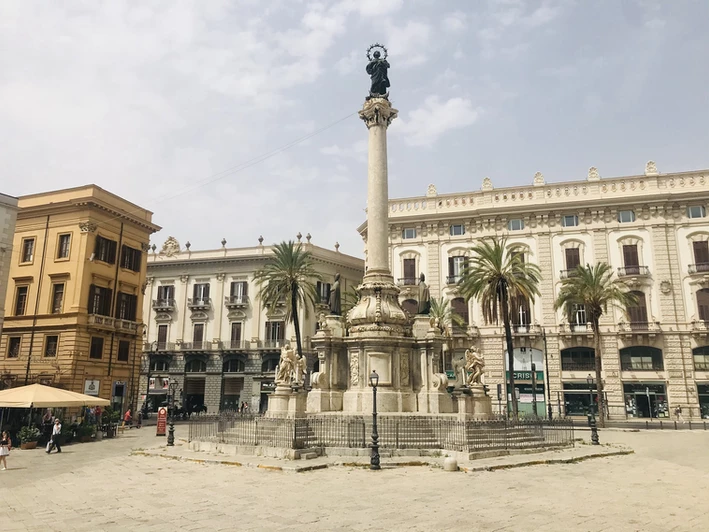 Blick auf die Piazza San Domenico