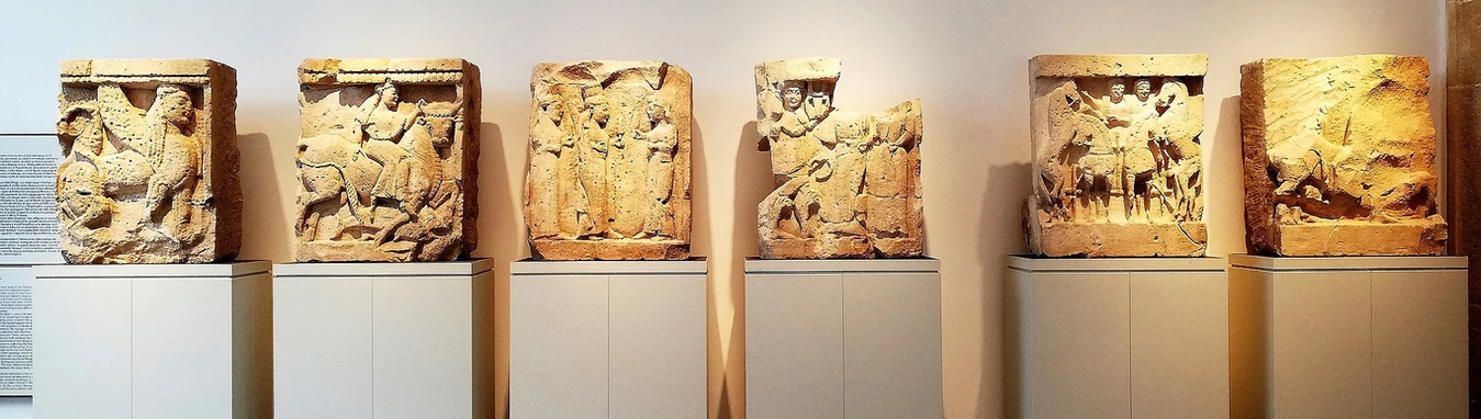 Steinsammlung im archäologischen Museum in Palermo
