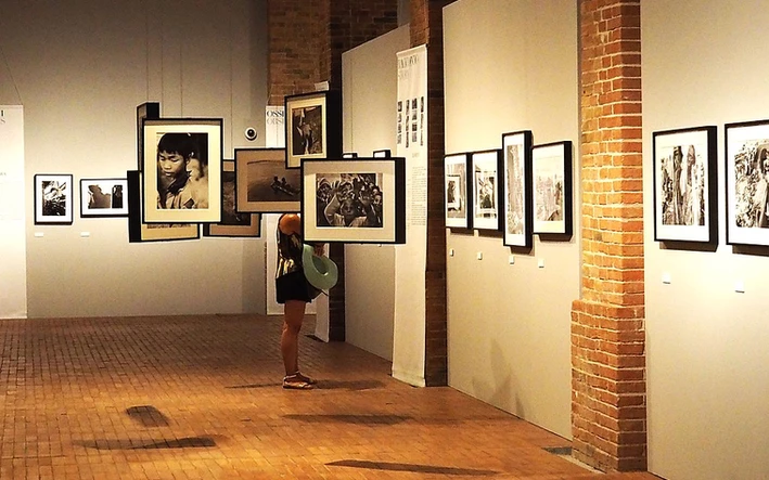 Eine Ausstellung mit Fotografien im GAM