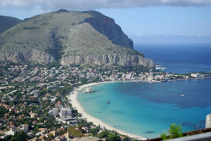Die Bucht von Modello vom Monte Pelegrino aus