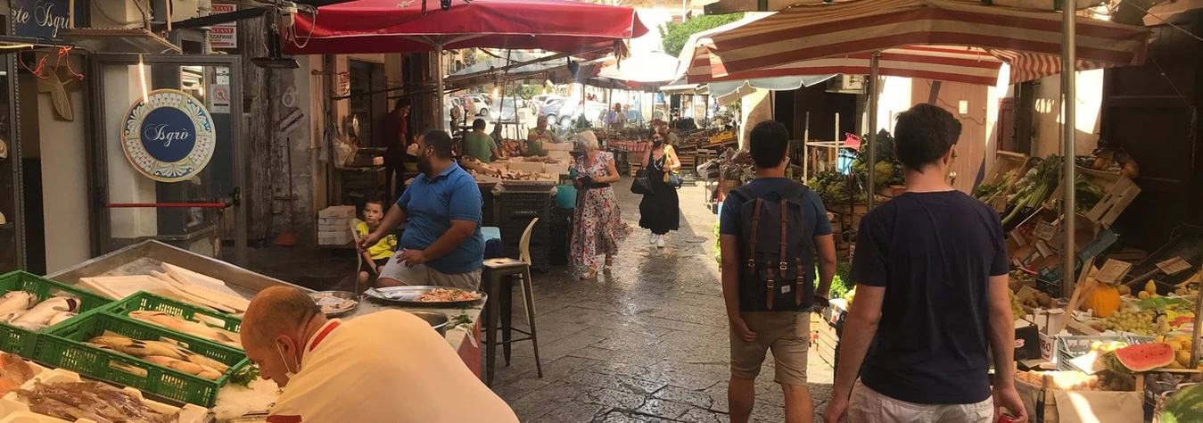 Blick auf den Palermo Mercato Del Capo