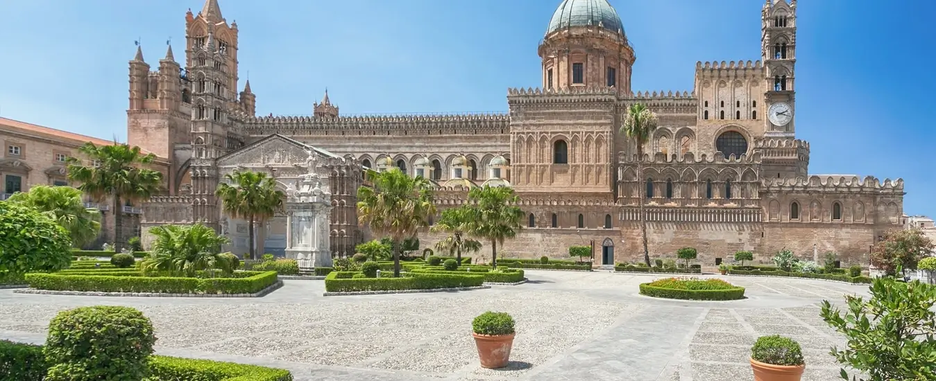 Blick auf die Kathedrale in Palermo