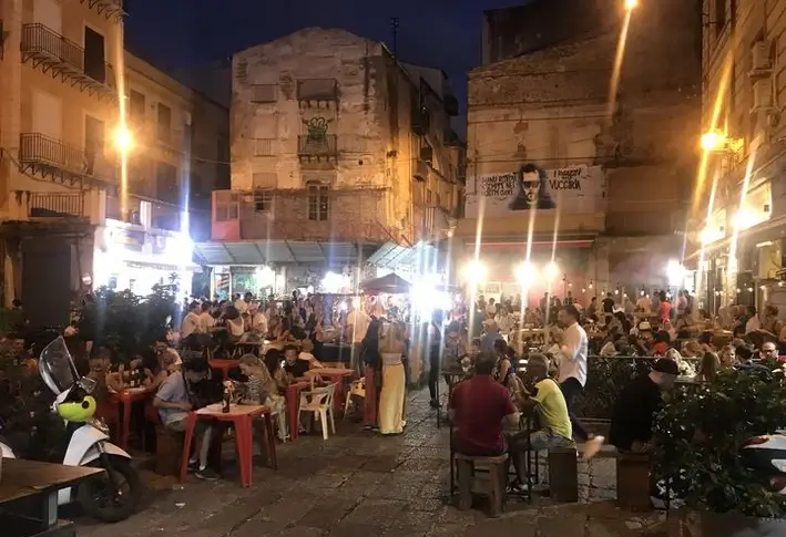 Die gegen Abend mit Leben gefüllte Vucciria
