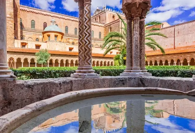 Brunnen im Kreuzgang vom Dom von Monreale