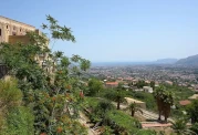 Blick von der Stadt Monreale über Palermo und das Mittelmeer