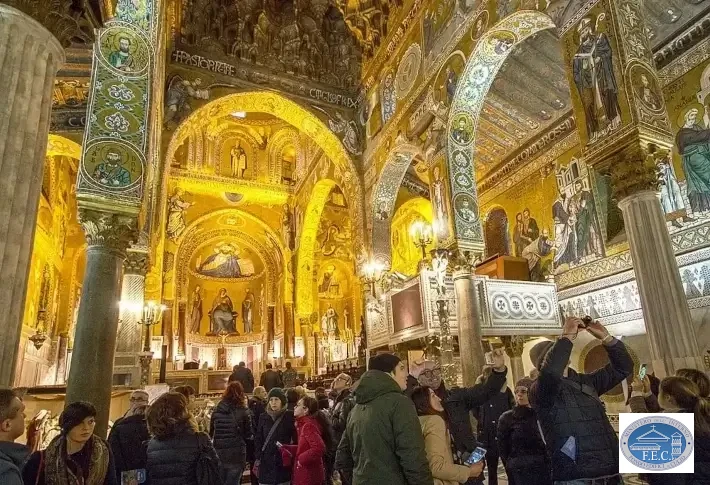 Besucher in der Cappella Palatina