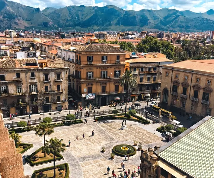 Vorplatz der Kathedrale von Palermo