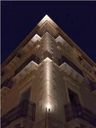 Das Gebäude des BnB Dolcevita Palermo bei Nacht